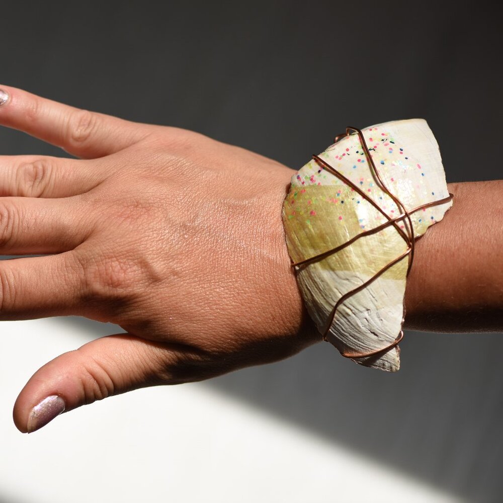 Shell bracelet - Picture 2 of 2